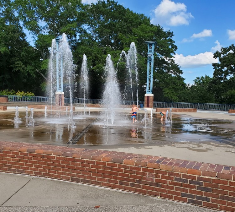 Interactive Play Fountain at River Heritage Park (Florence,&nbspAL)